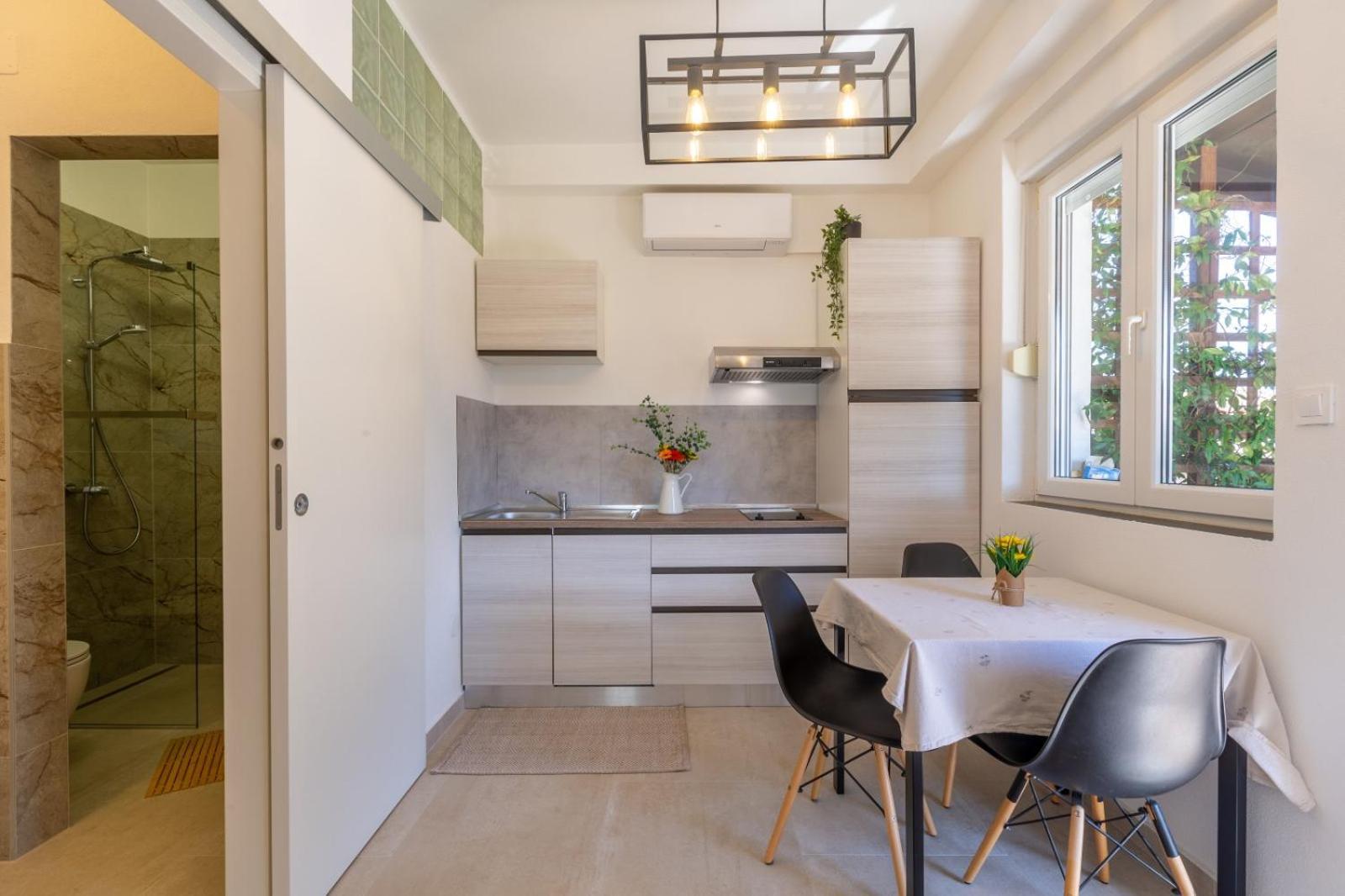 Trbovic Apartments Peaceful Stay With Free Parking, Pet-Friendly, And Bike Storage In 乌马格 外观 照片